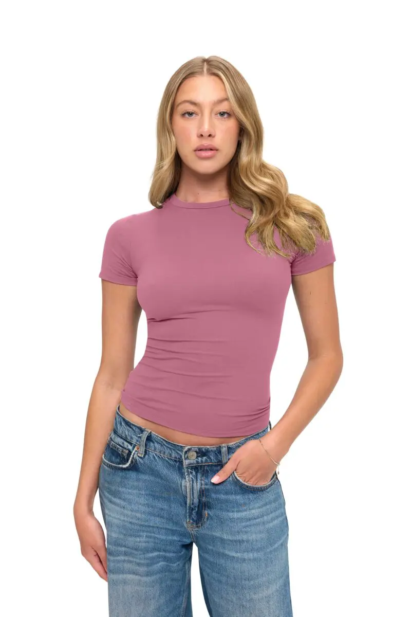 CAMISETA BABY TEE DE MANGA CORTA DE NATURAL UNIFORM (ESTILO 7267)